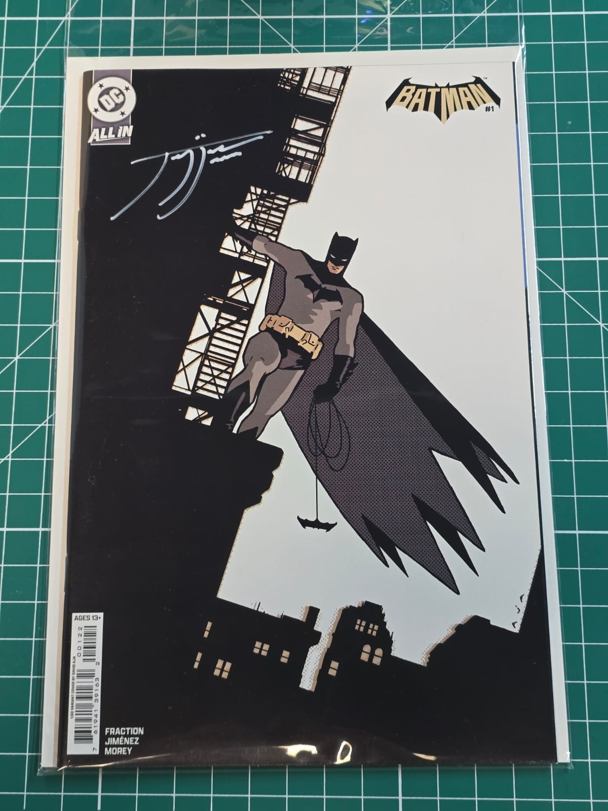BATMAN #1 DC 2025 1:50 DAVID AJA SIGNED BY JORGE JIMENEZ (WHITE) NYCC W/COA NM