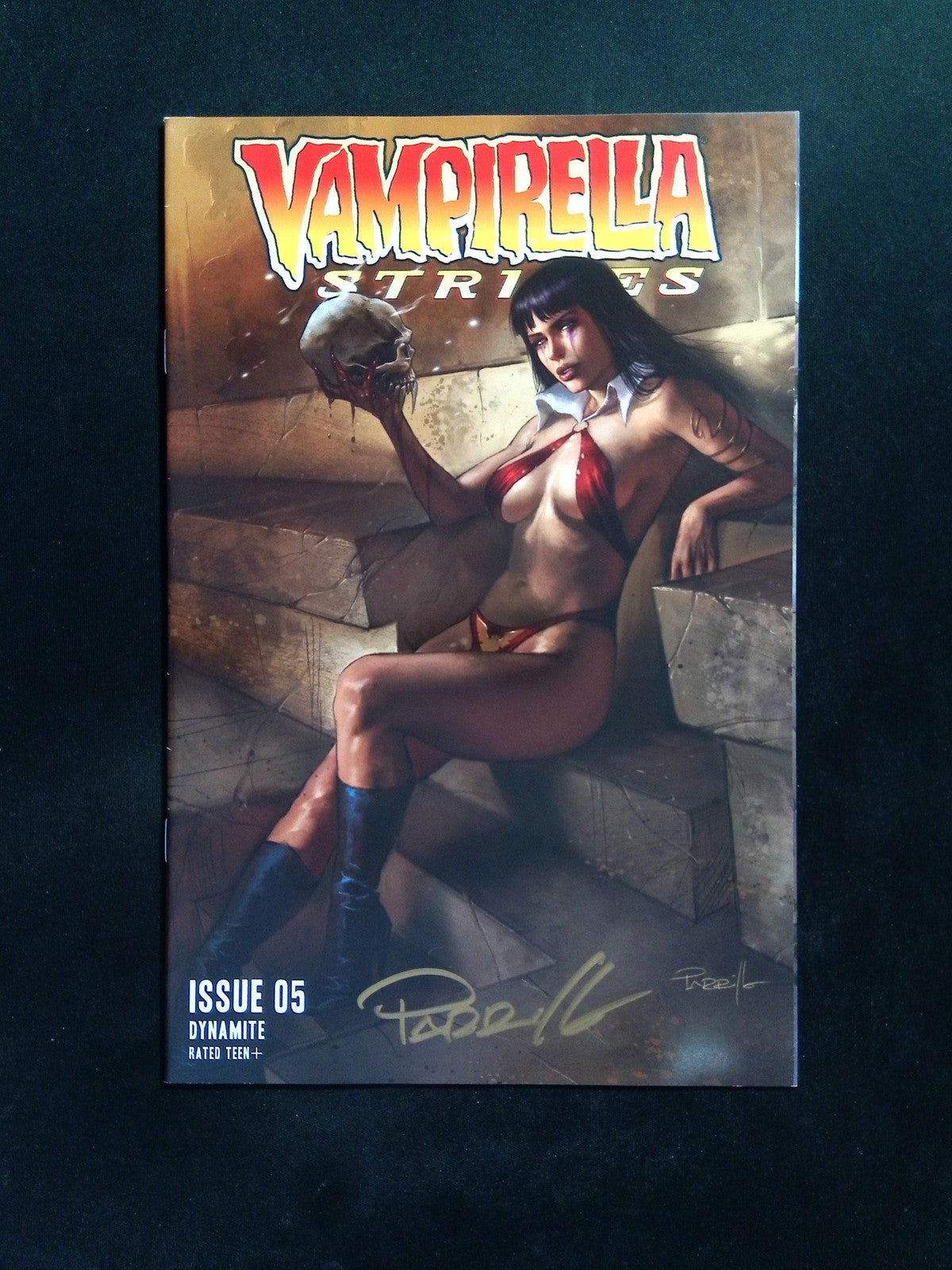 VAMPIRELLA STRIKES  #5  DYNAMITE  2022   SIGNED BY LUCIO PARRILLO W/ COA