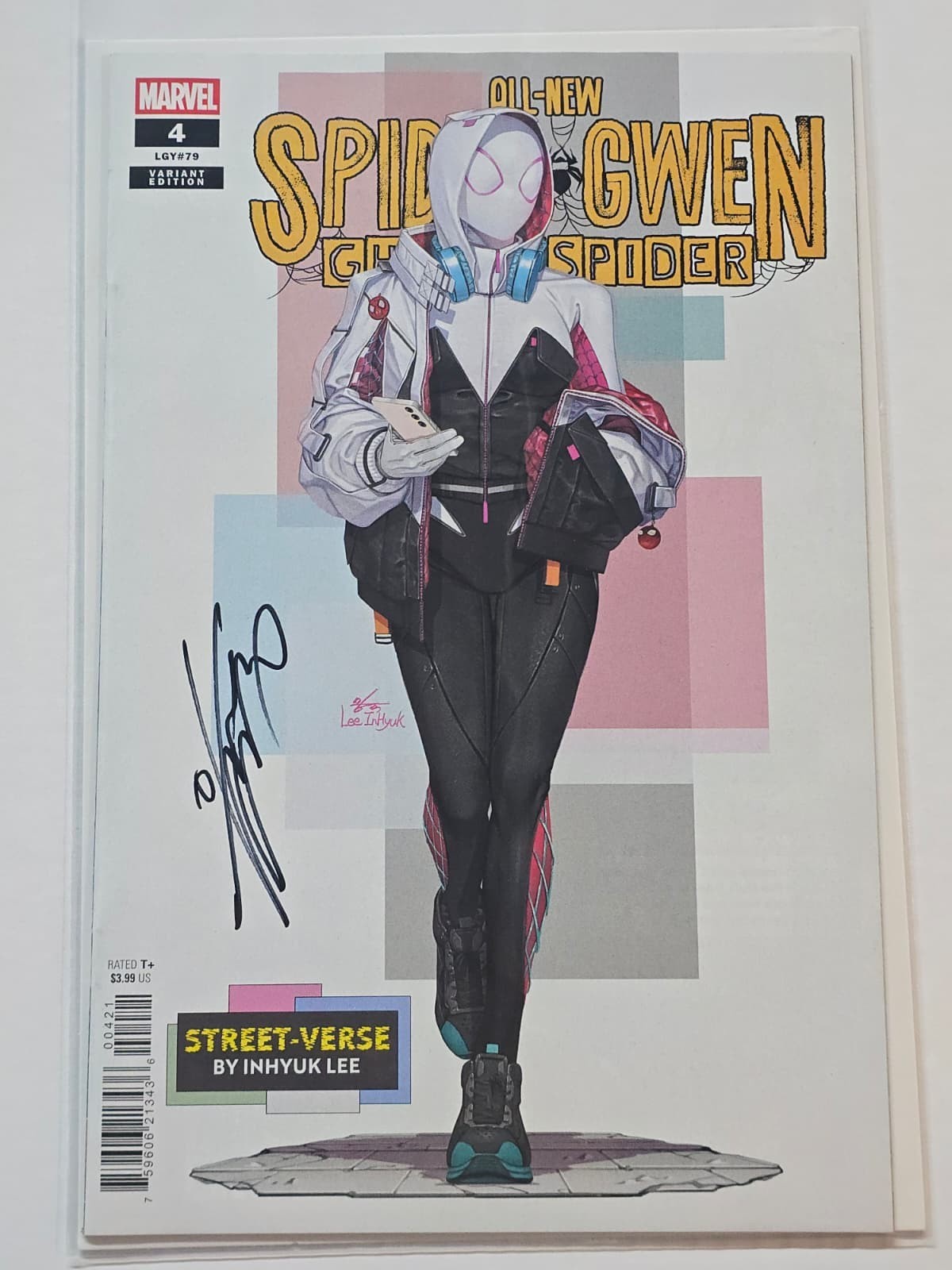 ALL NEW SPIDER-GWEN GHOST SPIDER #4 STREETVERSE SIGNED BY INHYUK LEE W/COA NM