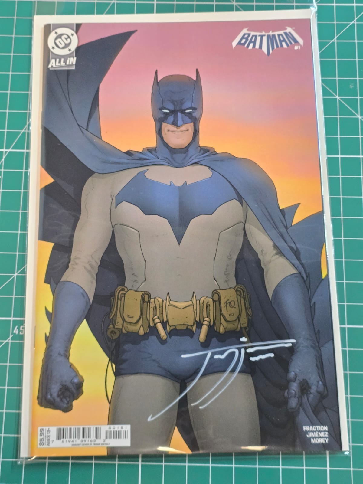 BATMAN #1 QUITELY VARIANT SIGNED BY JORGE JIMENEZ (WHITE) NYCC W/COA NM