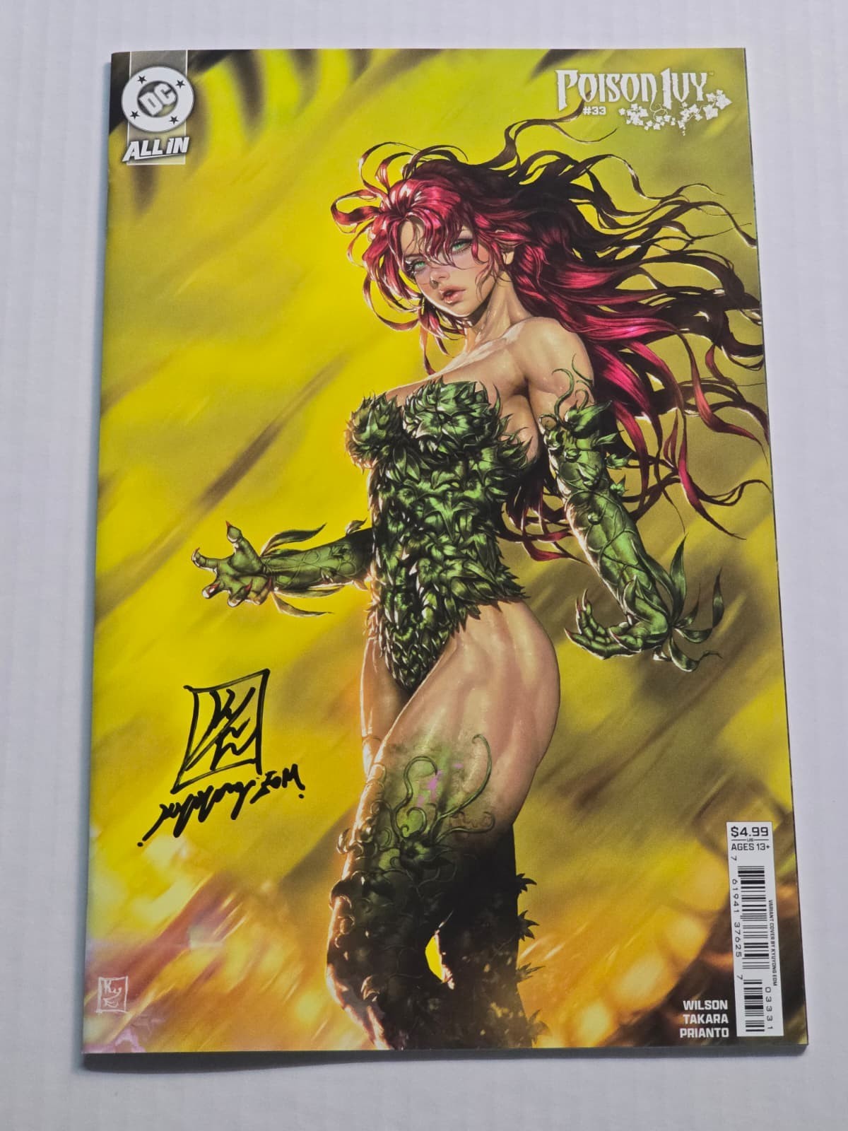 POISON IVY #33 DC COMICS VARIANT KYUYONG EOM SIGNED W/COA NM 