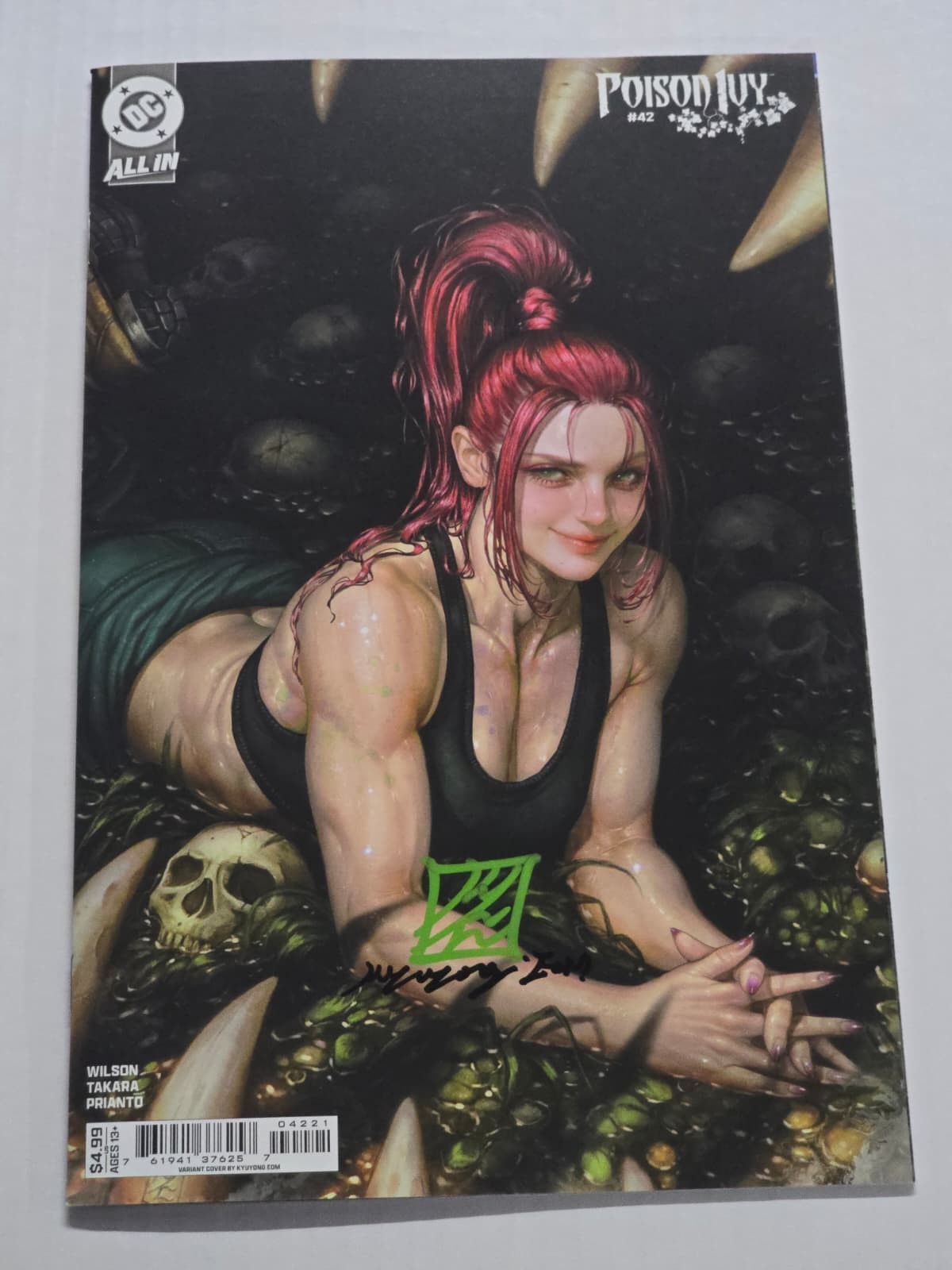 POISON IVY #42 DC COMICS VARIANT KYUYONG EOM SIGNED W/COA NM GREEN
