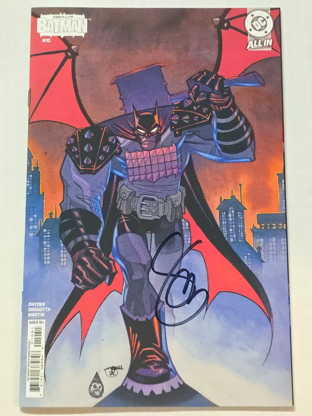 ABSOLUTE BATMAN #10 SHAWN CRYSTAL 1:50 DC 1ST PRINT SIGNED SCOTT SNYDER W/COA NM
