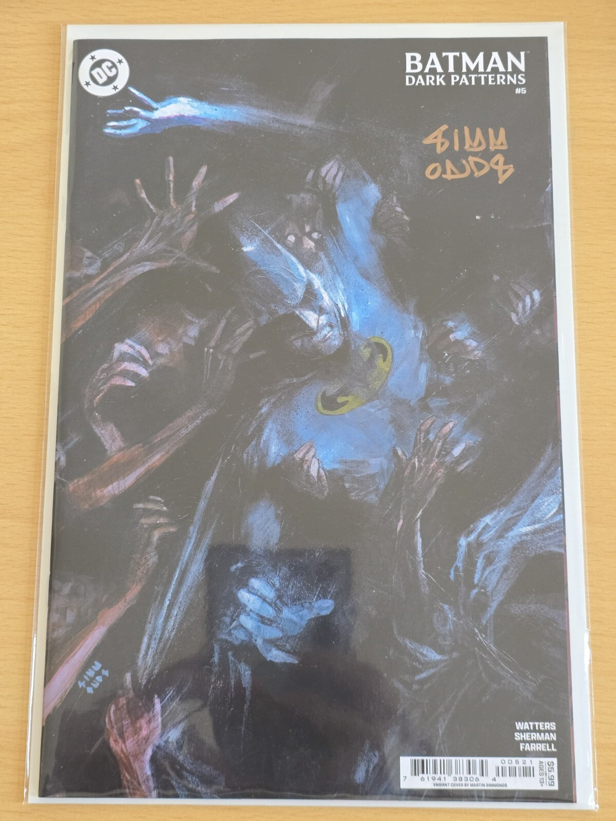 BATMAN DARK PATTERNS #5 DC 2025 VARIANT SIGNED BY MARTIN SIMMONDS W/COA NM