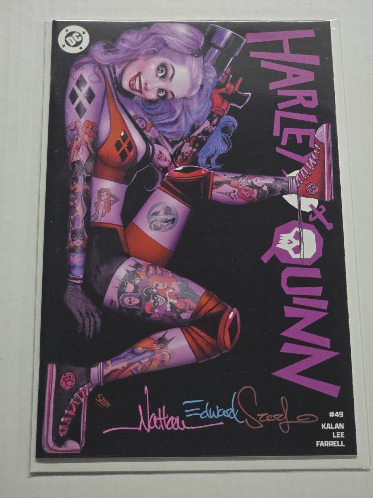 HARLEY QUINN #49 DC EXCLUSIVE NATHAN SZERDY SIGNED WITH COA NM